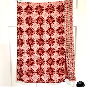 Banana Republic cotton and dill blend skirt with side slit